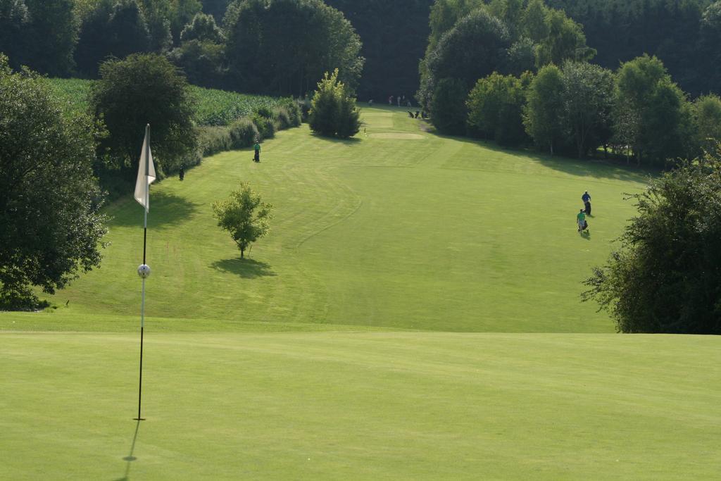 Golf & Hotel De Falnuee Mazy Exterior photo
