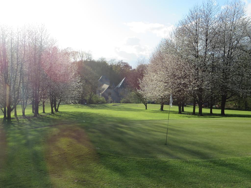 Golf & Hotel De Falnuee Mazy Exterior photo