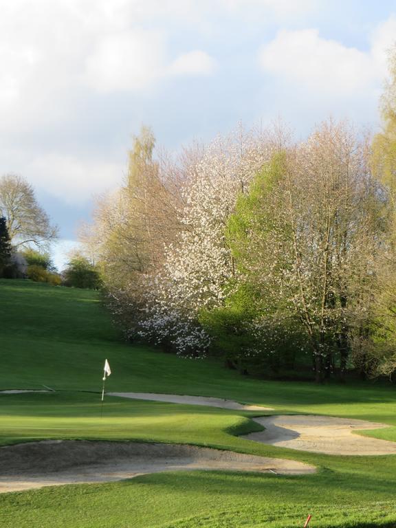 Golf & Hotel De Falnuee Mazy Exterior photo